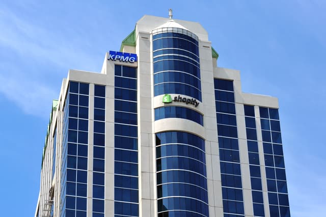 Rothschild shifts retailers rating citing rise of AI agents / Shopify called agentic AI winner