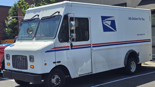 USPS solicits retailers to reserve last-mile delivery capacity