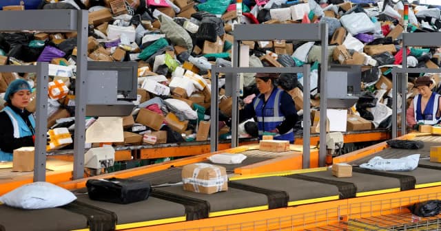 AI Is Rewriting Consumer Commerce in China—Platforms Bet on 'Algorithm Management' Amid Spending Slowdown