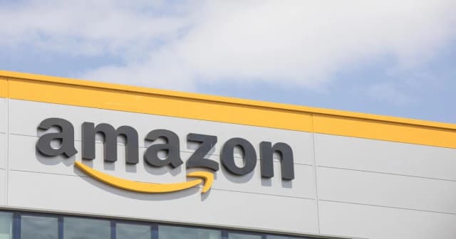 Amazon Announces Walmart-Style Supercenter Plans: Building 220,000 Sq Ft Store in Chicago Suburb